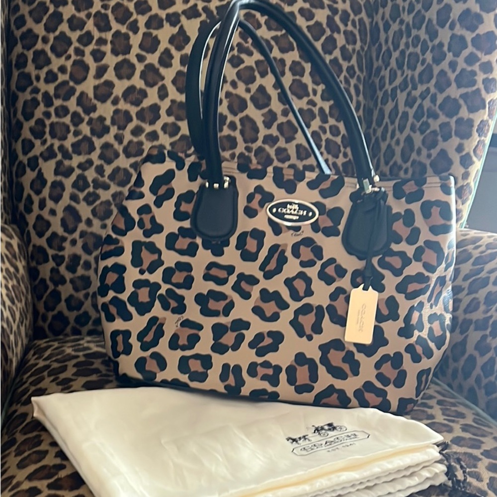 Authentic Coach big cat print tote/handbag